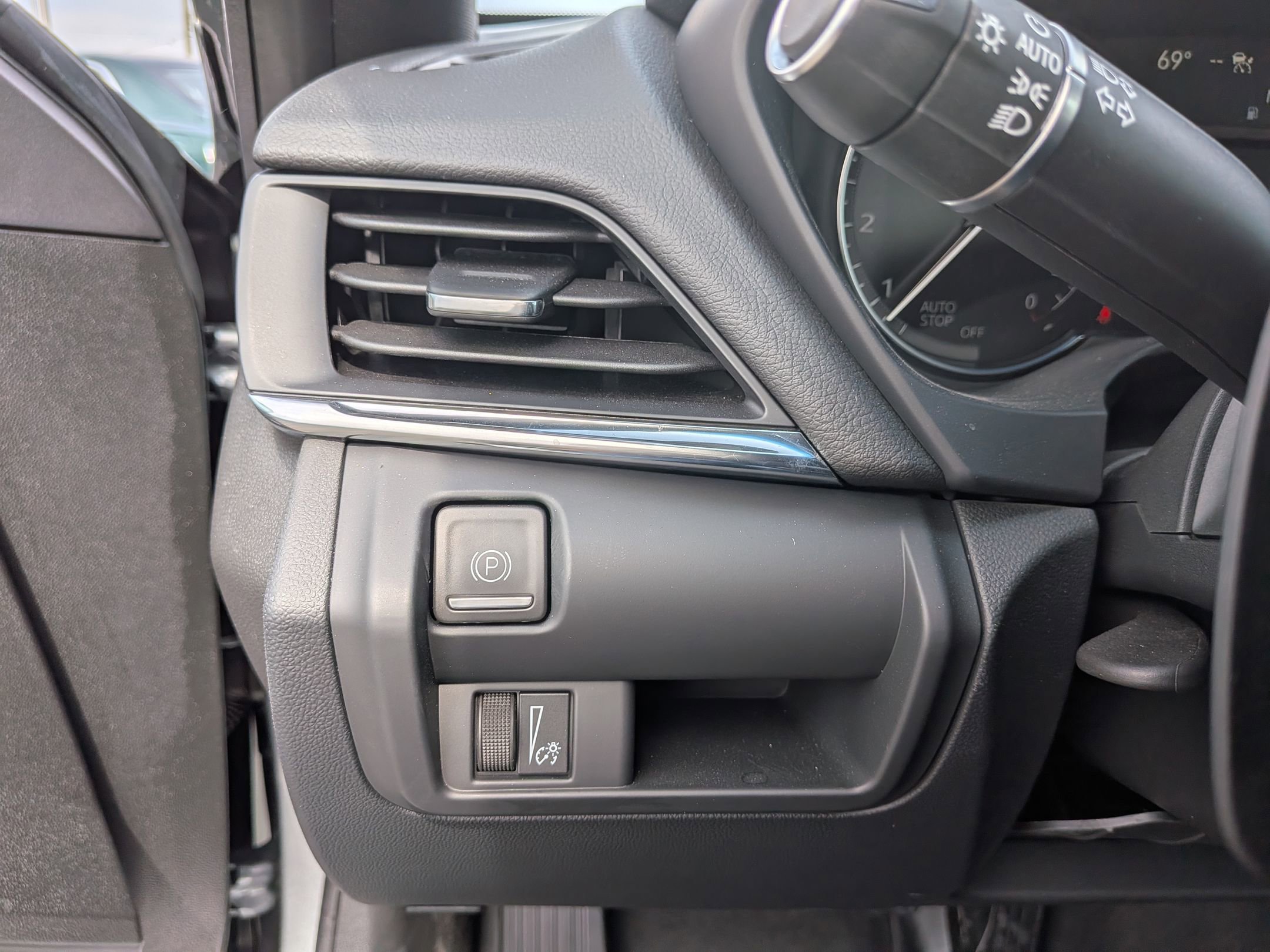 Certified 2023 Cadillac CT4 Premium Luxury image 16