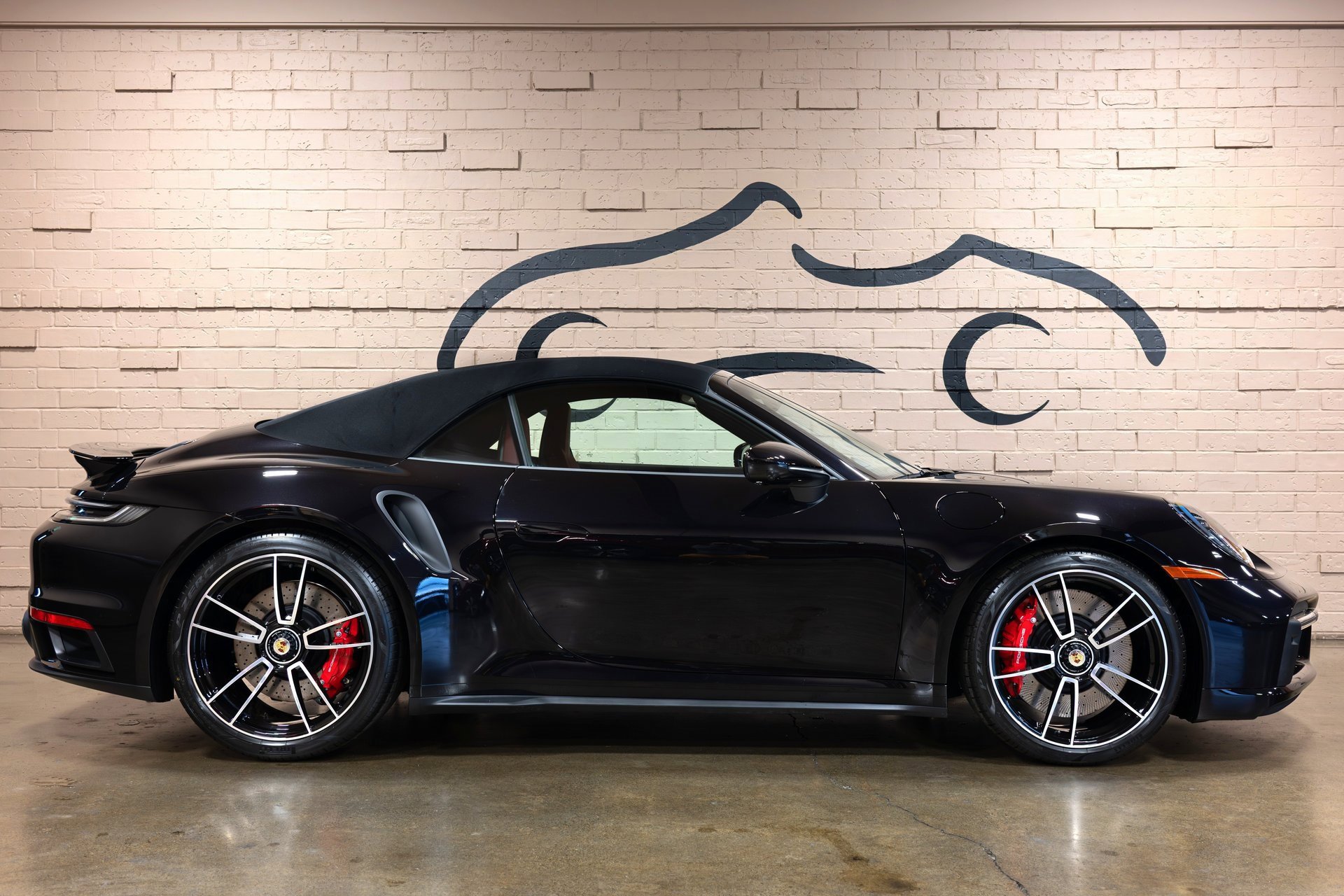 Used 2024 Porsche 911 Turbo image 5