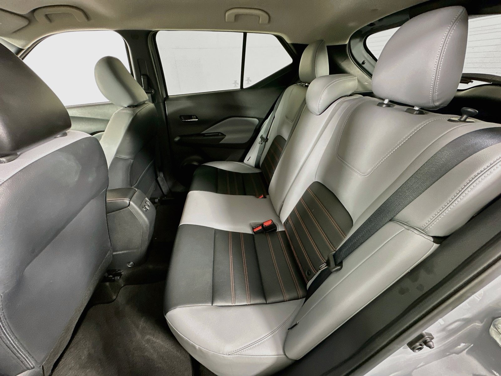 Used 2023 Nissan Kicks SR w/ SR Premium Package FWD image 24