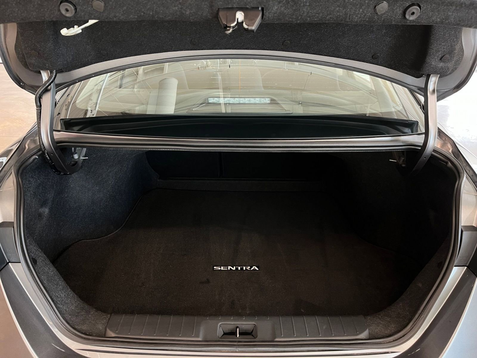 Used 2025 Nissan Sentra SV image 30