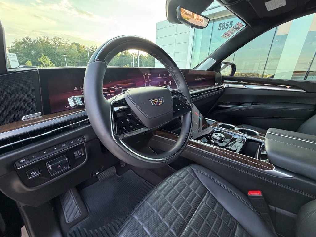 Used 2025 Cadillac Escalade Sport Platinum w/ LPO, ONYX Package AWD/4WD image 15