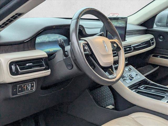 Used 2022 Lincoln Aviator Reserve w/ Equipment Group 201A image 2