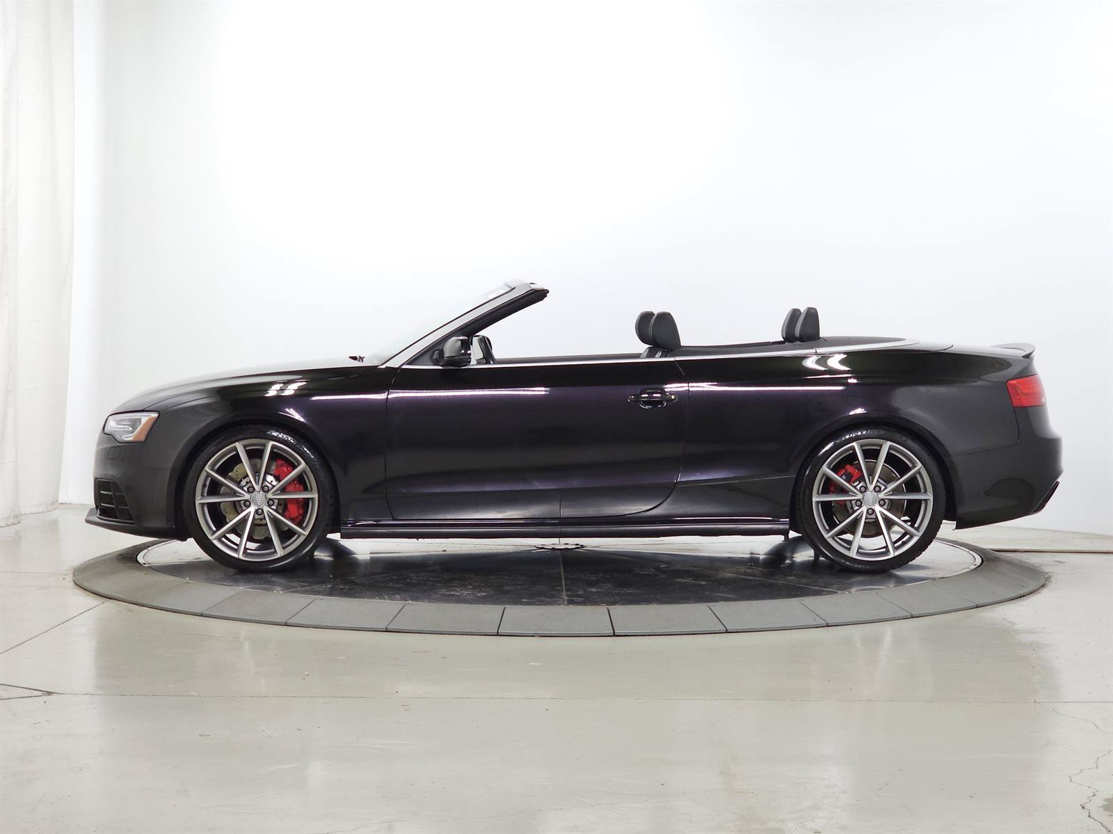 Used 2015 Audi RS 5 Cabriolet w/ Black Optic Plus Package AWD/4WD image 4