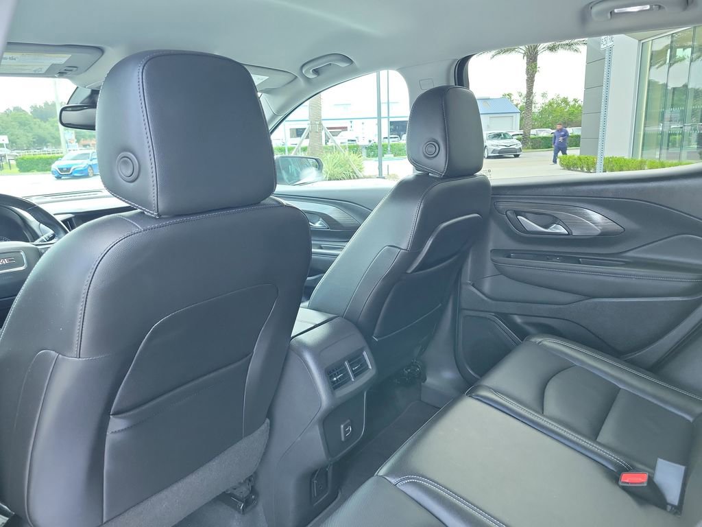 Used 2022 GMC Terrain SLT w/ Tech Package FWD image 17