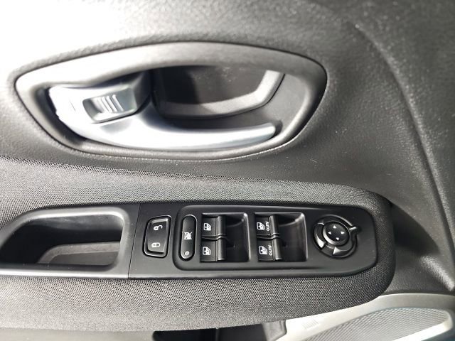 Used 2021 Jeep Renegade Latitude image 15