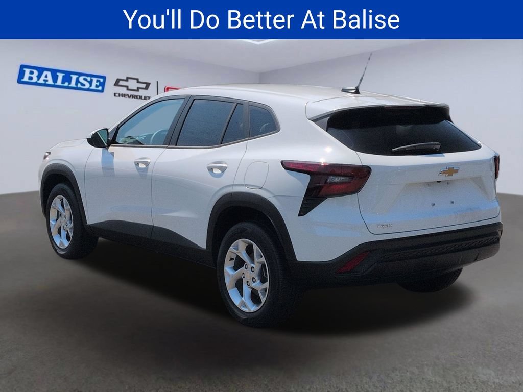 New 2026 Chevrolet Trax LS w/ LS Convenience Package FWD image 5