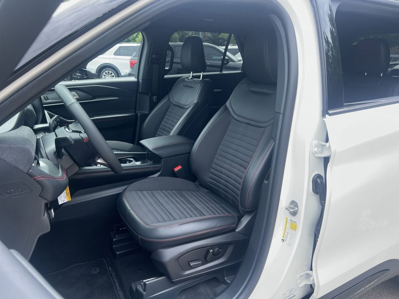New 2026 Ford Explorer ST-Line w/ ST-Line Street Pack AWD/4WD image 17