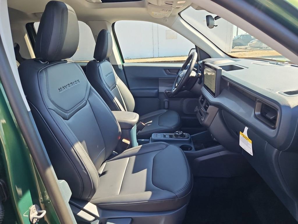 New 2025 Ford Maverick Lariat w/ Black Appearance Package image 32