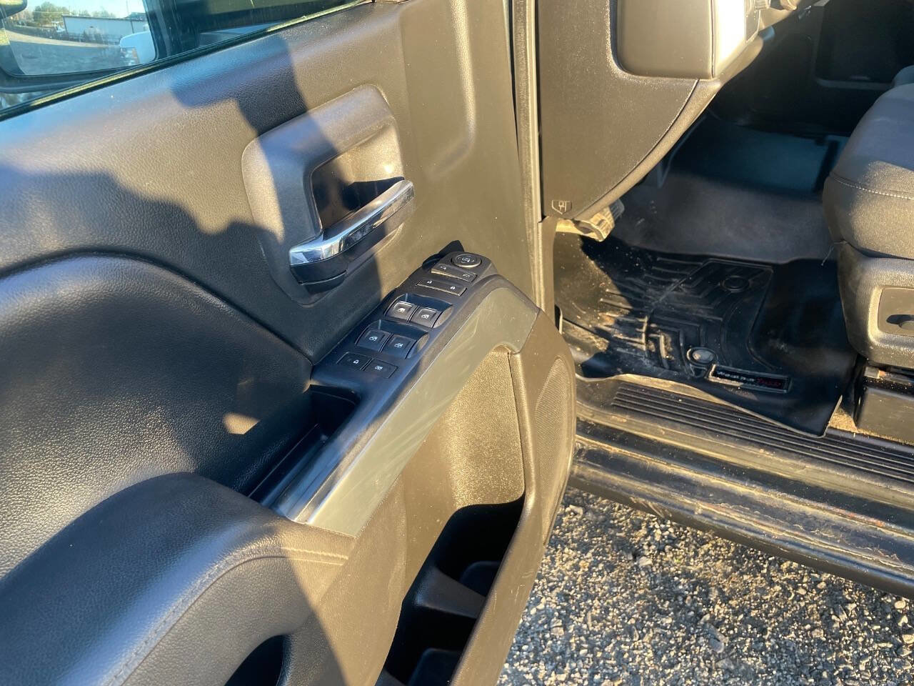 Used 2017 Chevrolet Silverado 3500 LT w/ LT Convenience Package image 13