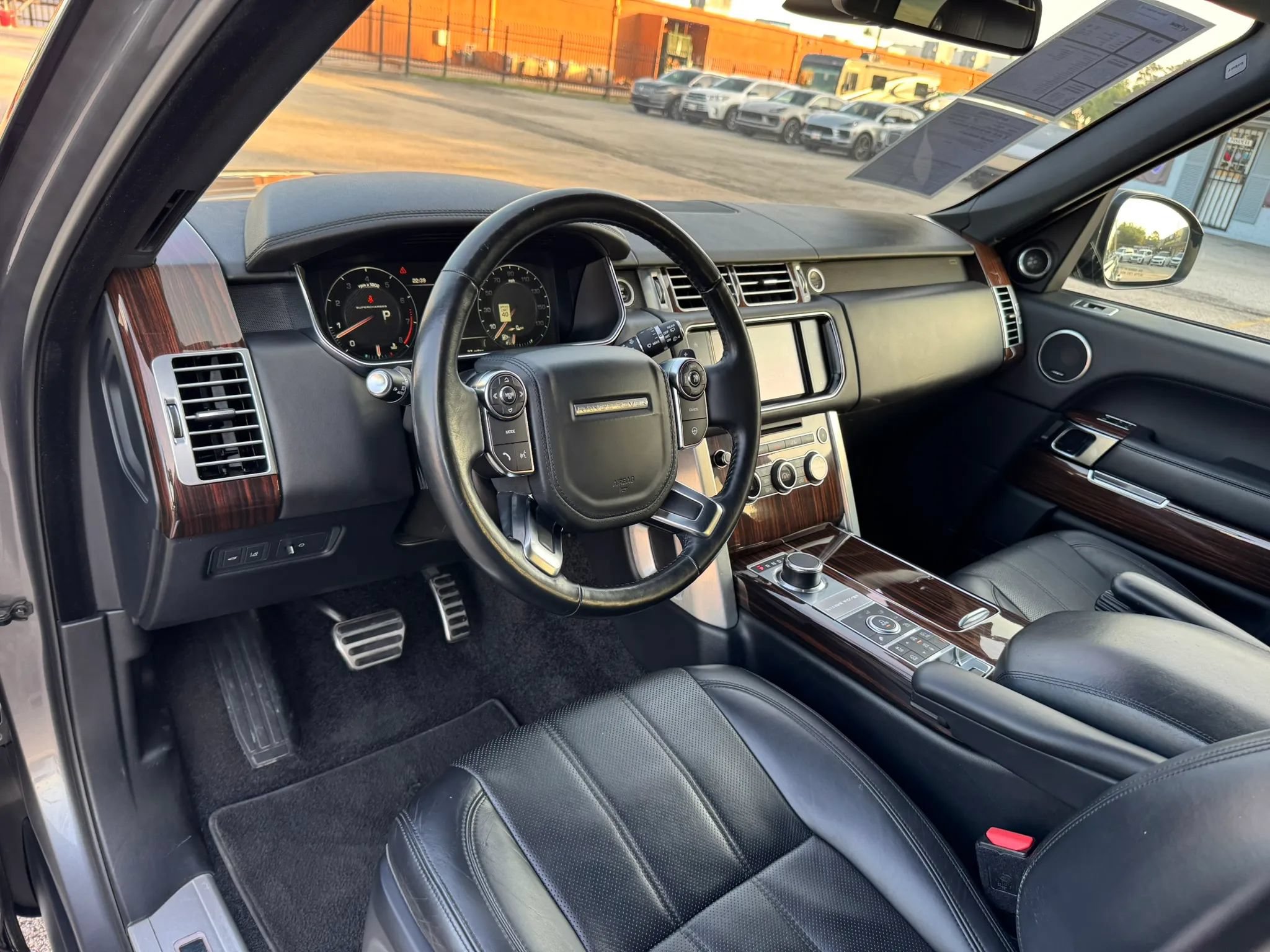 Used 2016 Land Rover Range Rover Supercharged AWD/4WD image 21