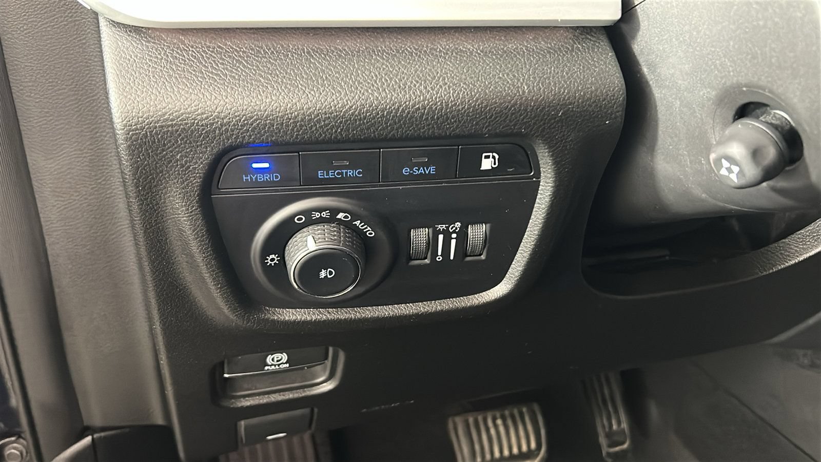 Used 2023 Jeep Grand Cherokee Trailhawk w/ Luxury Tech Group III AWD/4WD image 24