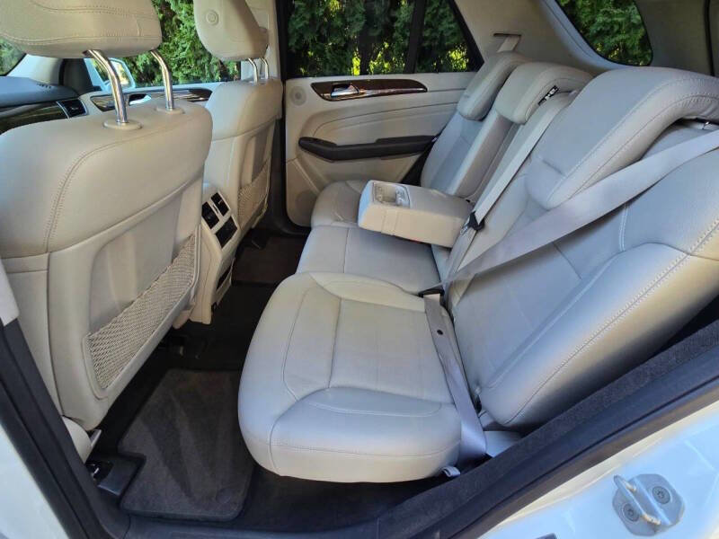 Used 2015 Mercedes-Benz ML 250 BlueTEC 4MATIC image 11