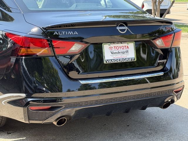 Used 2023 Nissan Altima 2.0 SR FWD image 6