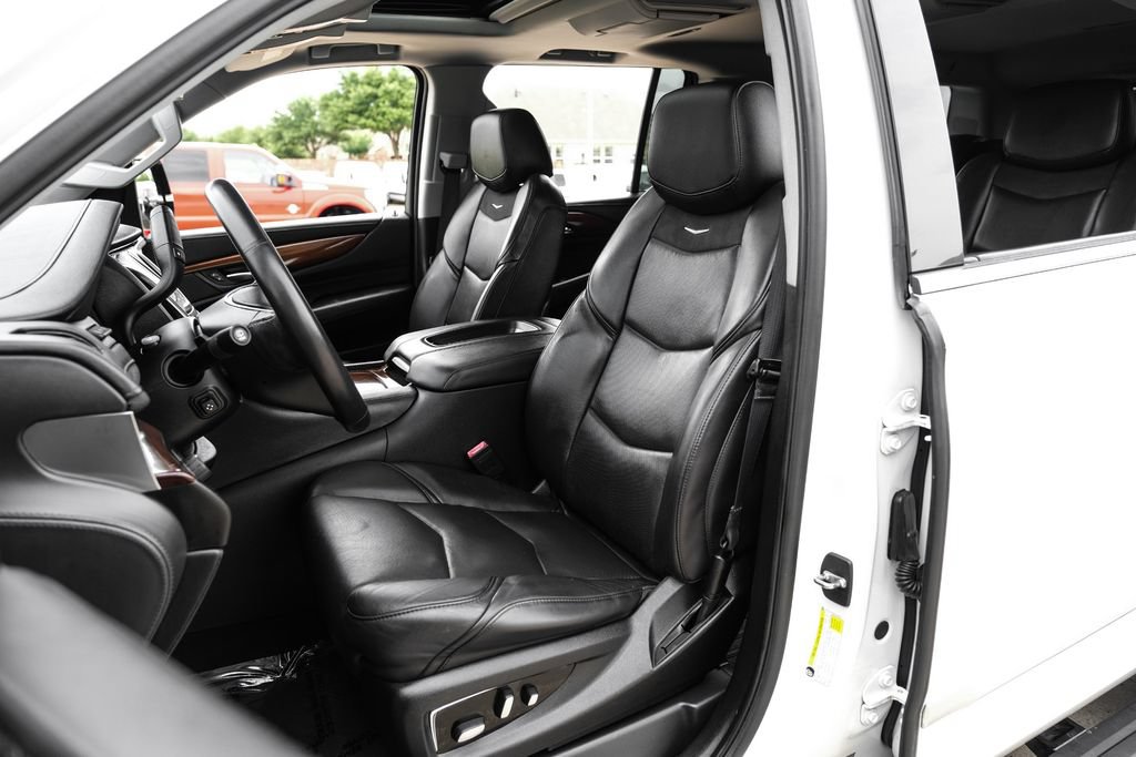 Used 2019 Cadillac Escalade ESV Premium Luxury RWD image 29