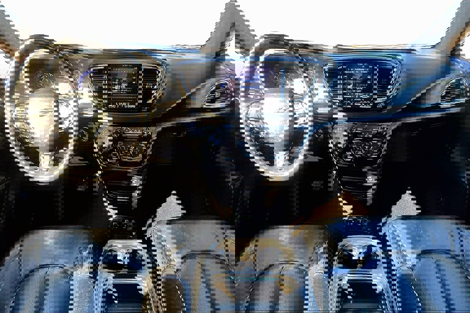 Used 2020 Chrysler Pacifica Touring-L w/ Advanced Safetytec Group image 14