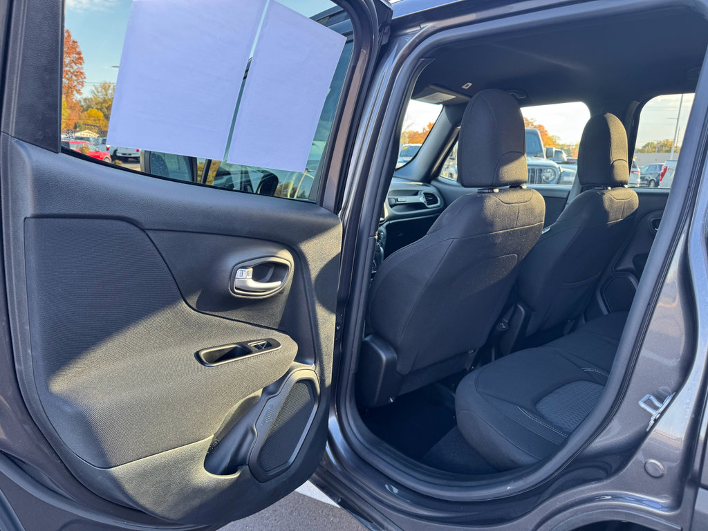 Used 2021 Jeep Renegade Latitude image 19