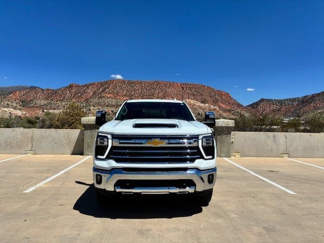 New 2026 Chevrolet Silverado 3500 LTZ w/ LTZ Convenience Package AWD/4WD image 5