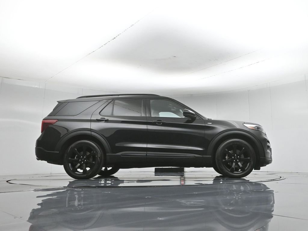 Used 2024 Ford Explorer ST-Line w/ Class IV Trailer Tow Package RWD image 51