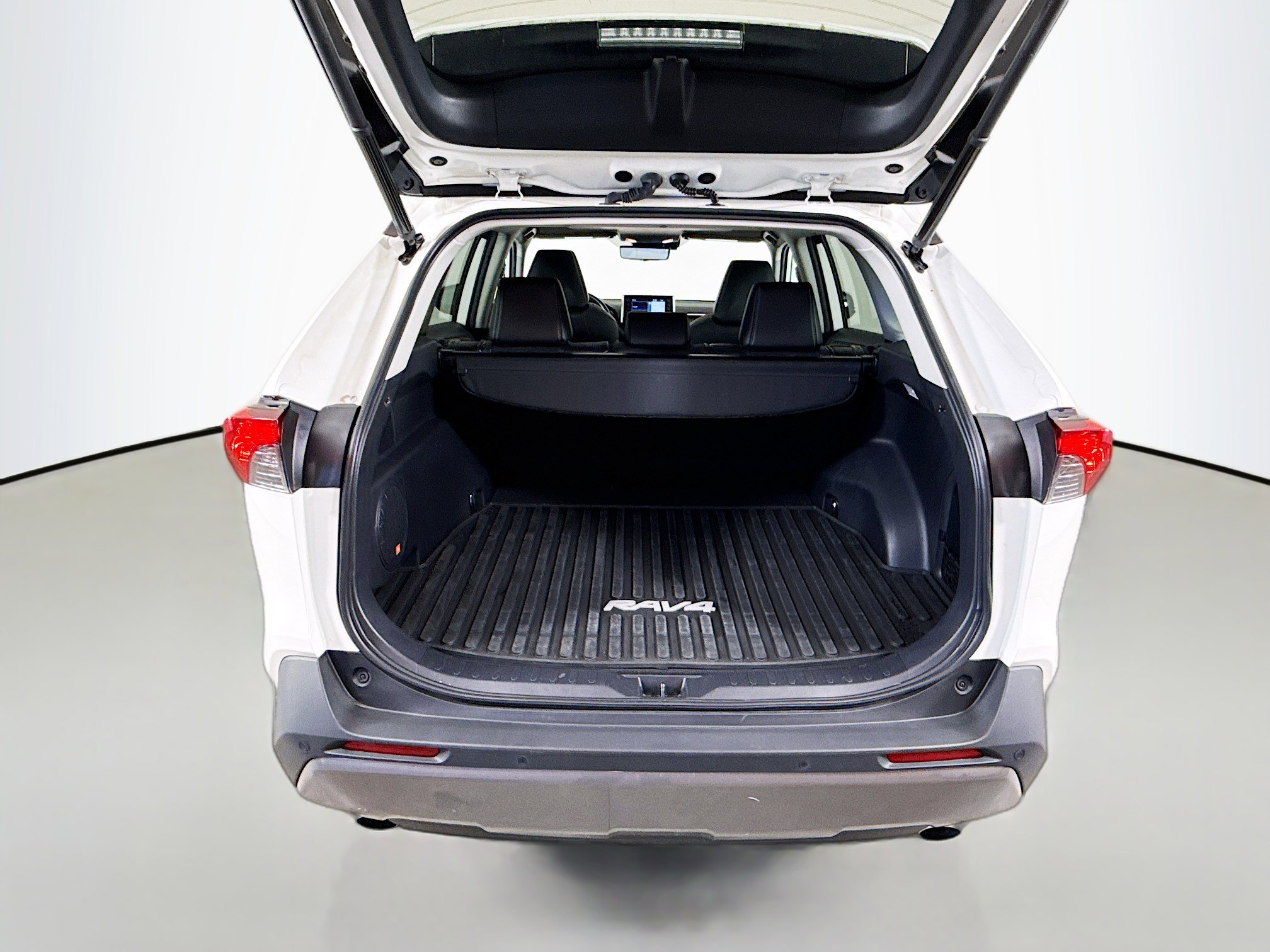 Used 2021 Toyota RAV4 Limited AWD/4WD image 25