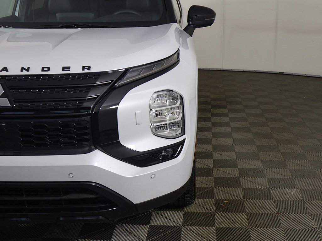 New 2025 Mitsubishi Outlander SEL Black Edition image 17