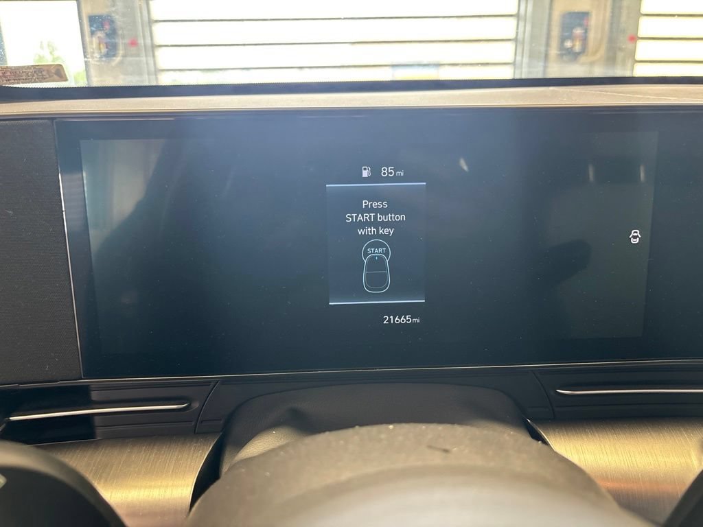 Used 2024 Hyundai Kona SEL AWD/4WD image 3
