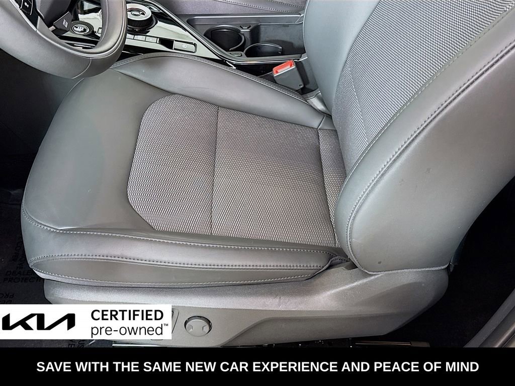 Certified 2025 Kia Niro LX image 23