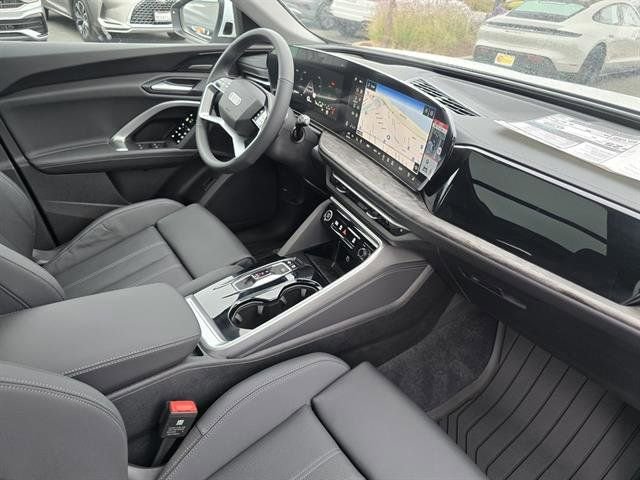 Used 2025 Audi Q5 Premium Plus w/ Premium Plus image 19