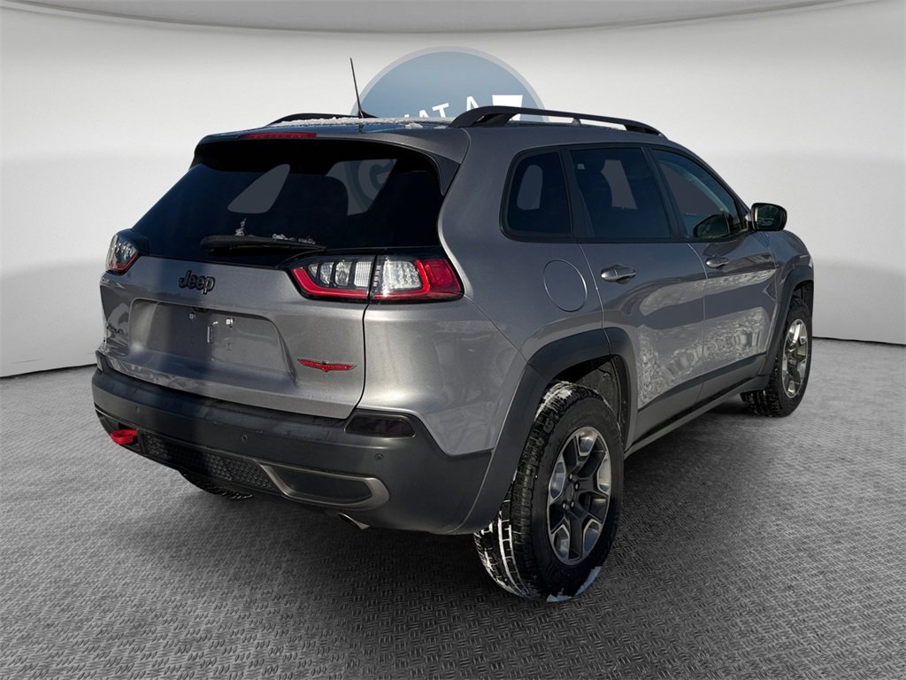 Used 2019 Jeep Cherokee Trailhawk image 3