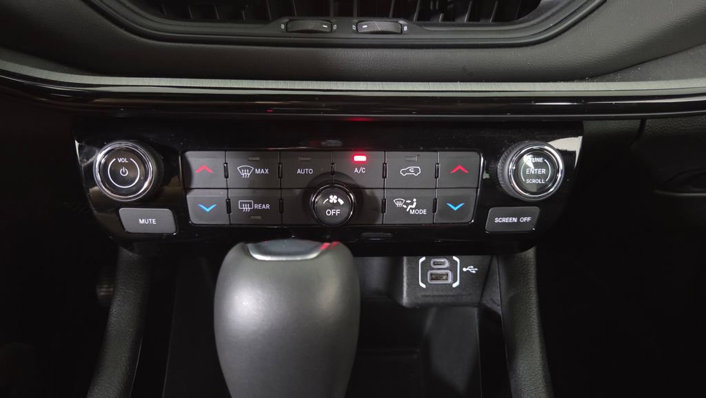 Used 2024 Jeep Compass Limited w/ High Altitude Package AWD/4WD image 26