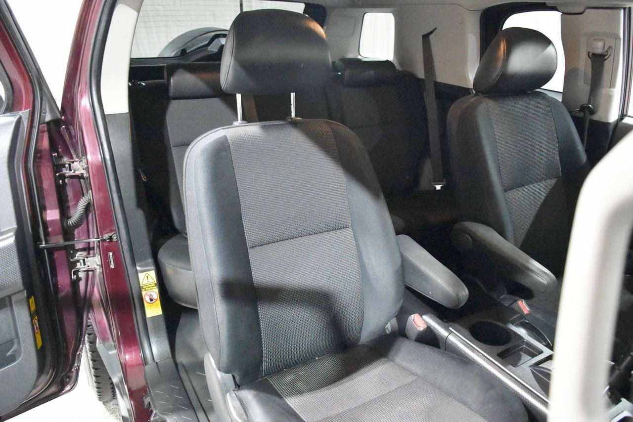 Used 2007 Toyota FJ Cruiser 2WD image 16