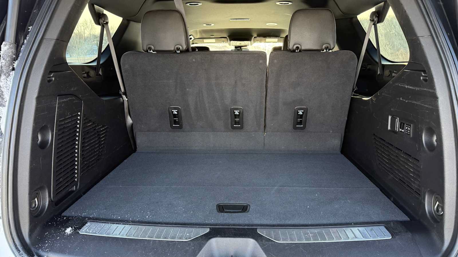 Used 2024 Chevrolet Suburban RST w/ Luxury Package AWD/4WD image 26