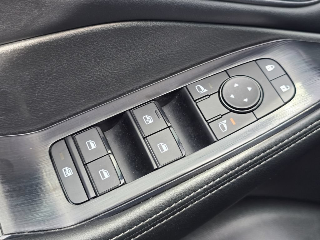 Used 2024 Nissan Rogue SV AWD/4WD image 23