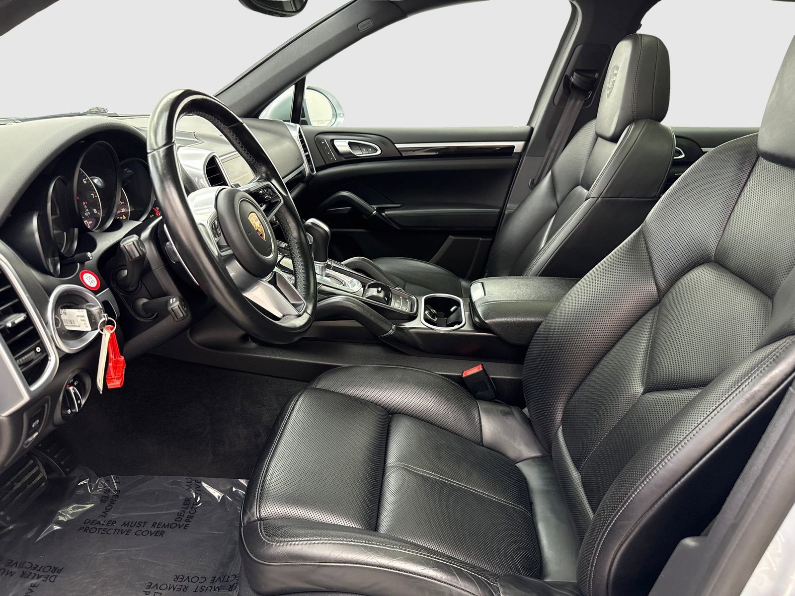 Used 2017 Porsche Cayenne Platinum Edition w/ Premium Package (PJV) AWD/4WD image 17