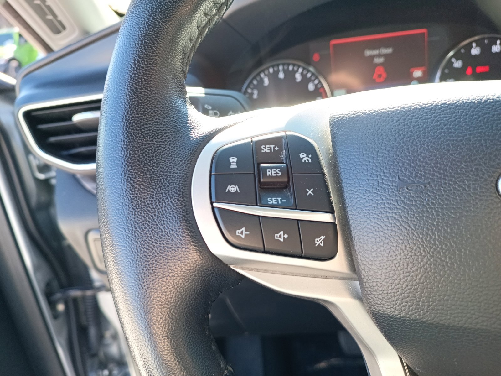 Used 2023 Ford Explorer Limited image 23