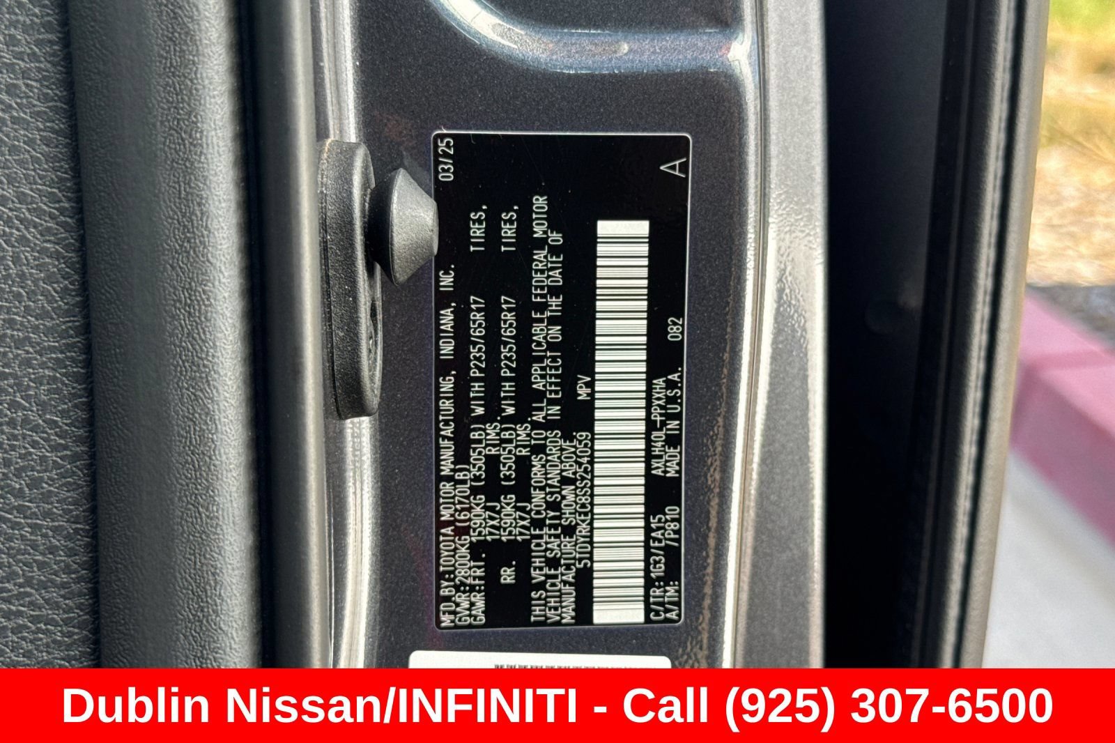 Used 2025 Toyota Sienna XLE FWD image 55