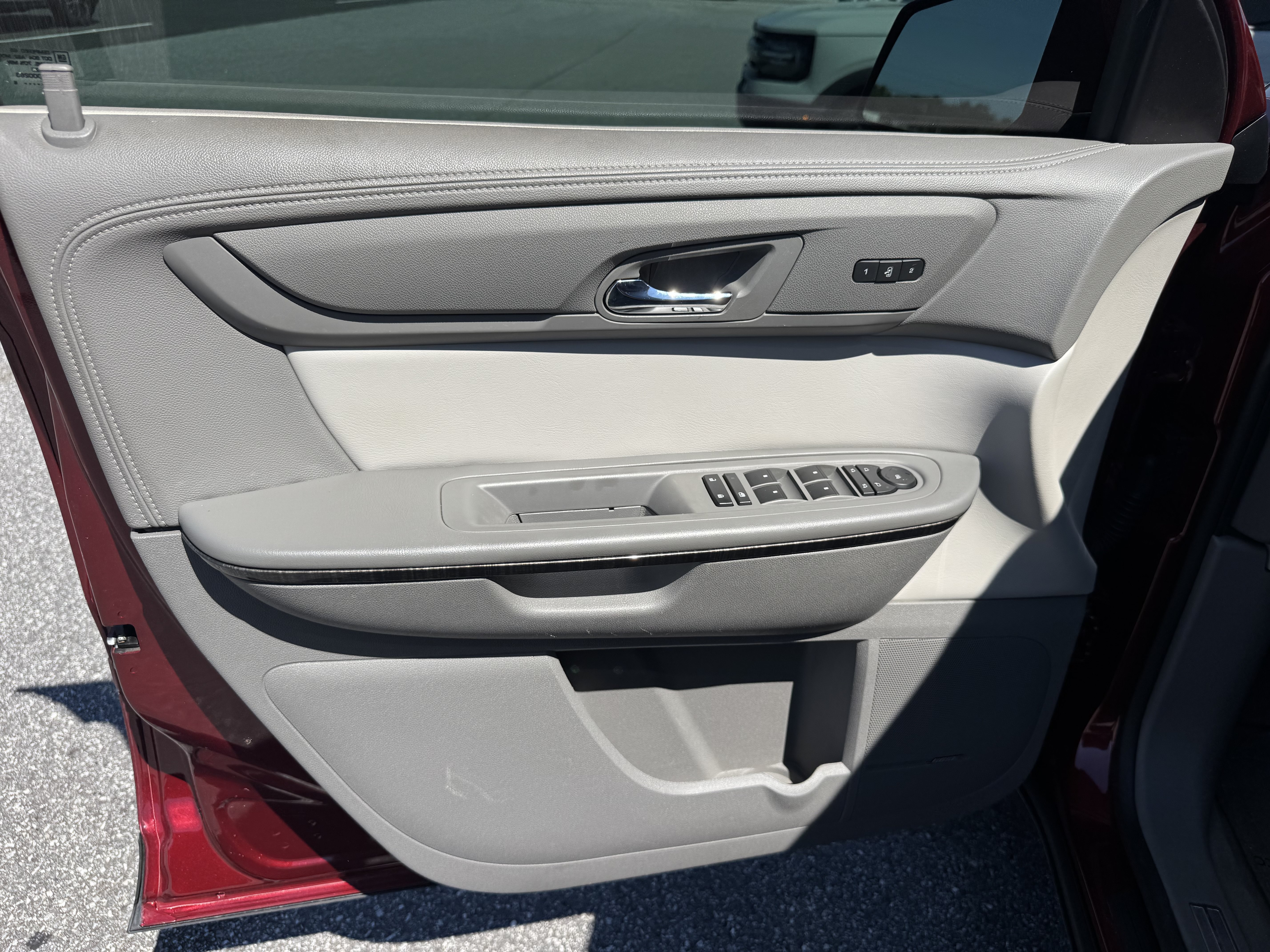 Used 2016 GMC Acadia SLT w/ Open Road Package FWD image 6