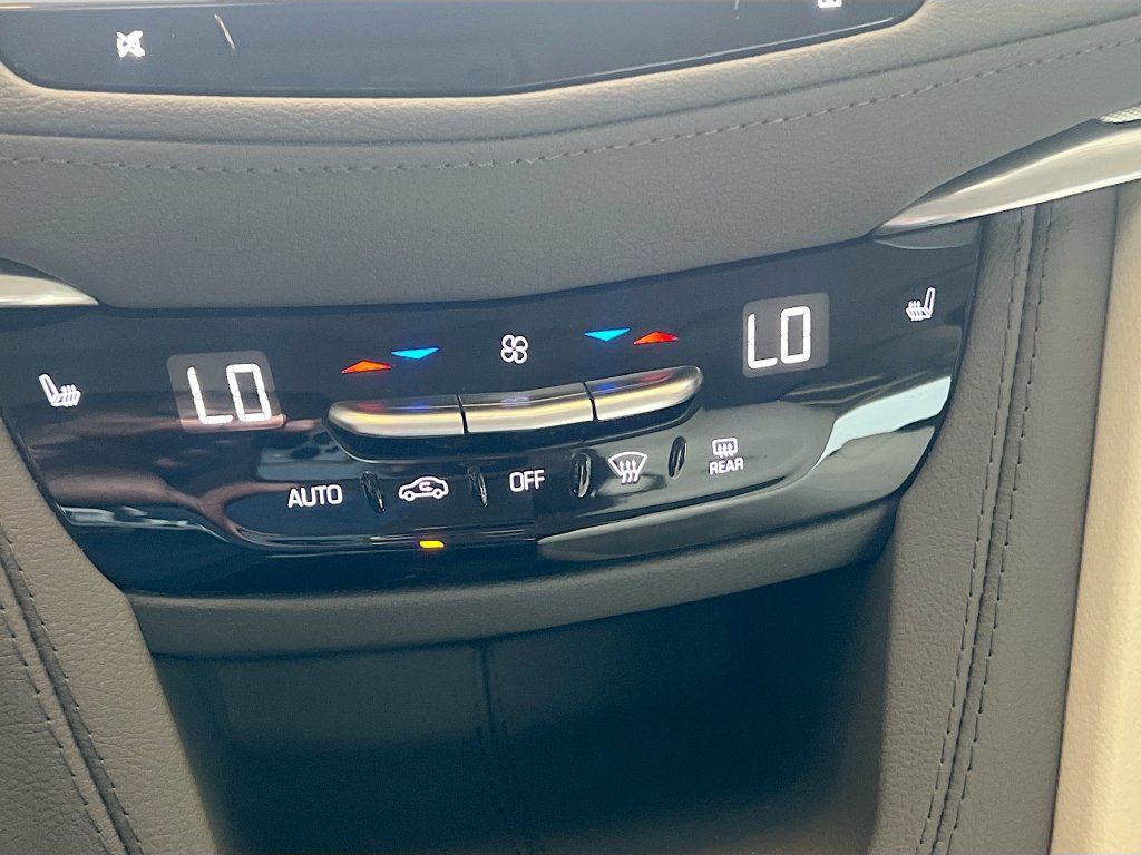 Used 2023 Cadillac XT5 Premium Luxury FWD image 16