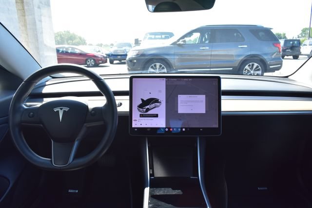 Used 2020 Tesla Model 3 Standard Range RWD image 30