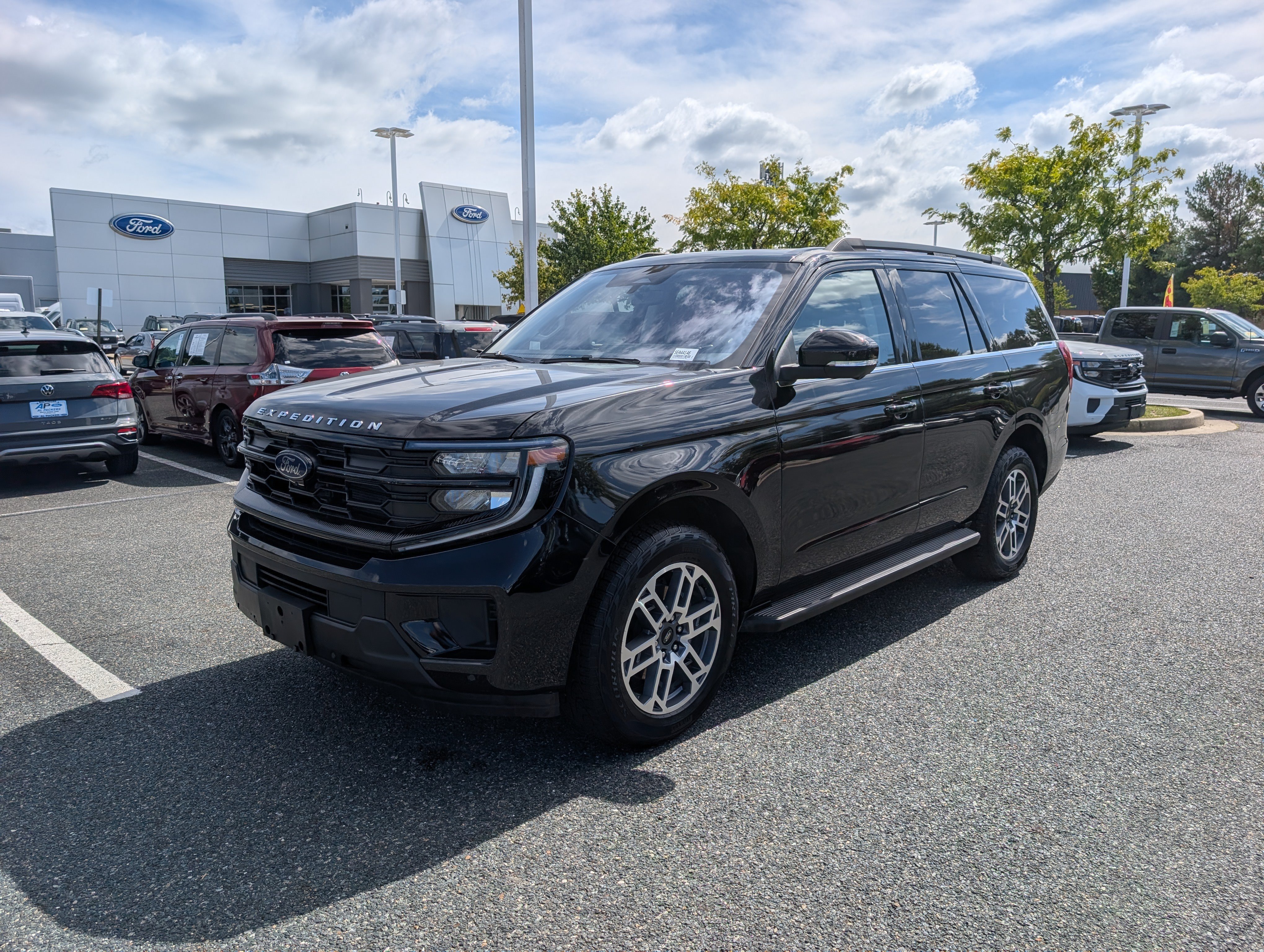 Certified 2025 Ford Expedition Active AWD/4WD image 8