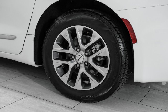 Used 2023 Chrysler Pacifica Pinnacle image 49