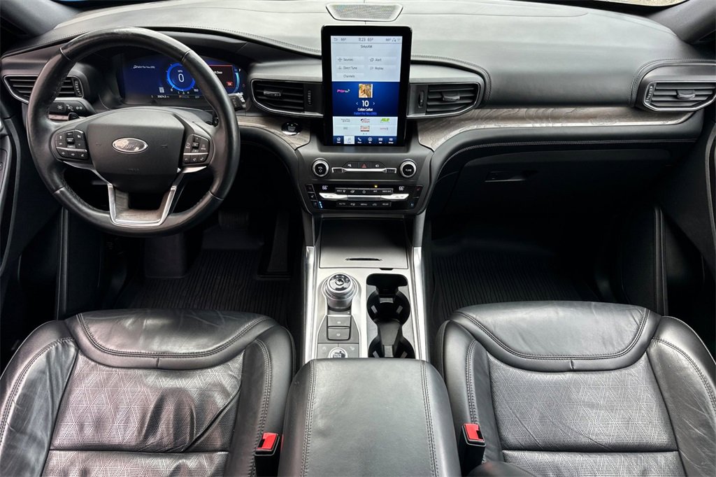 Used 2020 Ford Explorer Platinum w/ Premium Technology Package image 13