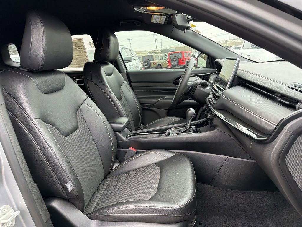 Used 2024 Jeep Compass Latitude w/ Convenience Group image 24