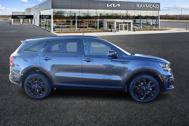 Certified 2023 Kia Sorento SX image 2