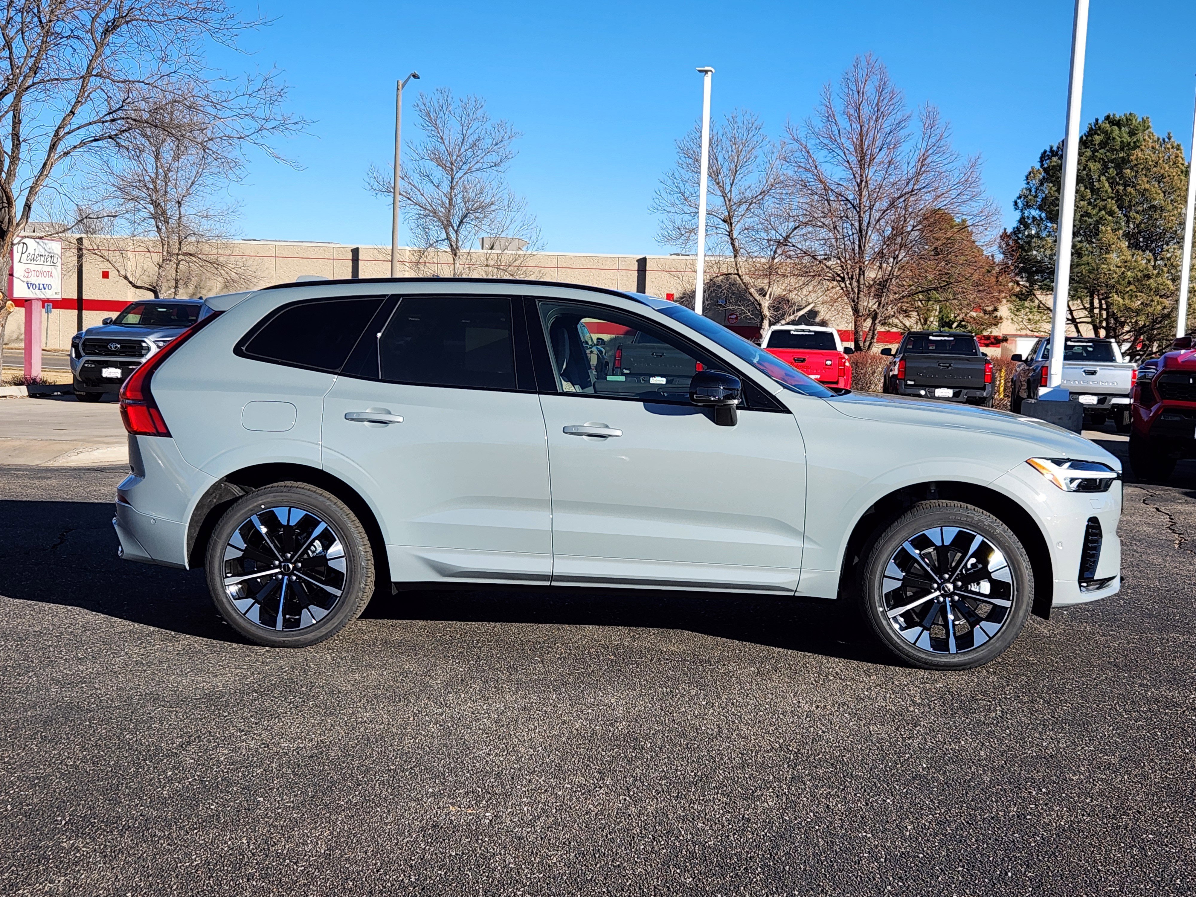 New 2026 Volvo XC60 B5 Plus w/ Climate Package image 2