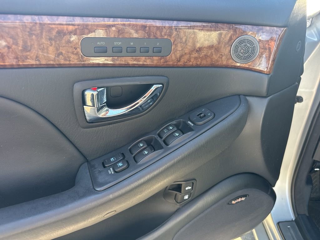 Used 2005 Hyundai XG350 L image 11