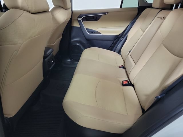 Used 2021 Toyota RAV4 LE AWD/4WD image 12