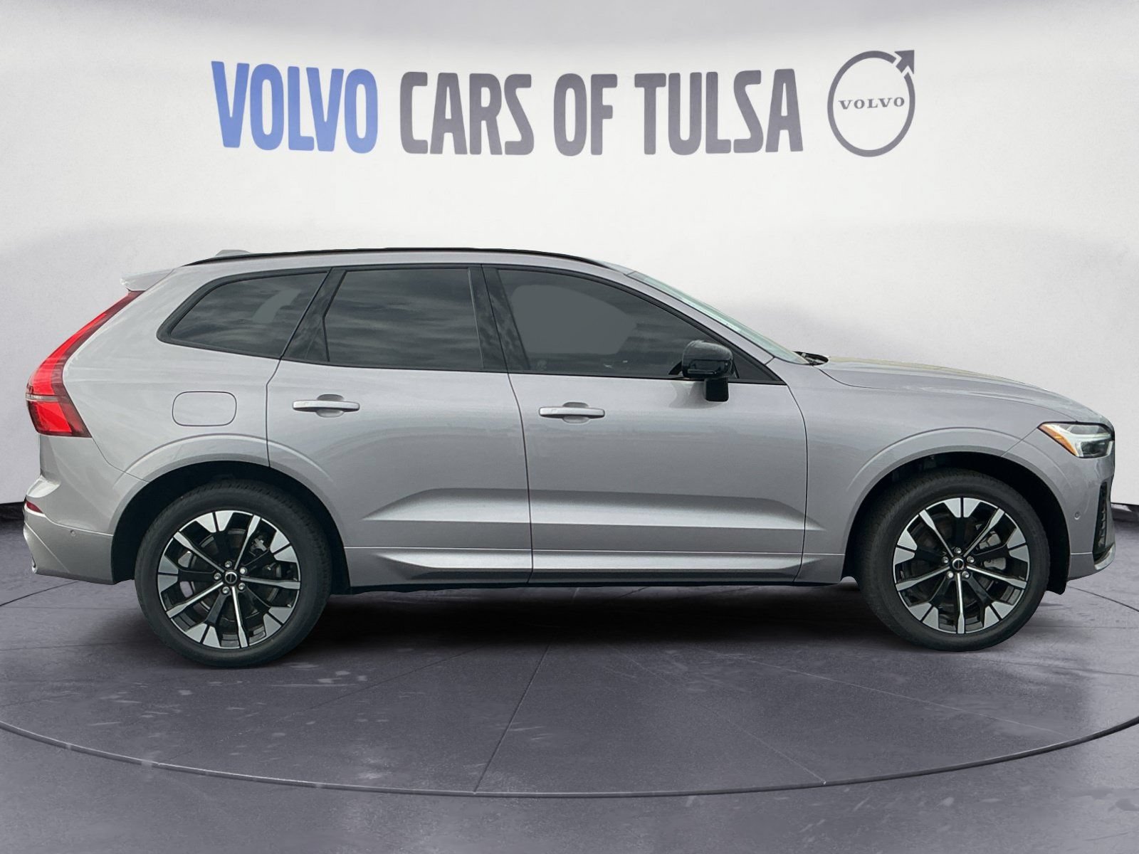 New 2026 Volvo XC60 T8 Plus w/ Protection Package Premier AWD/4WD image 6