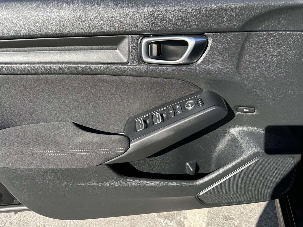Used 2023 Honda Civic Sport image 18
