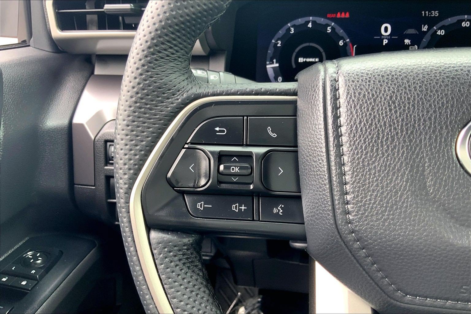 Used 2025 Toyota Tacoma TRD Off-Road AWD/4WD image 23