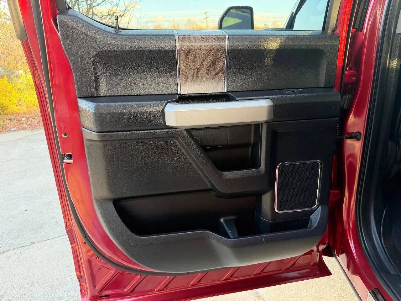 Used 2019 Ford F250 Lariat image 15